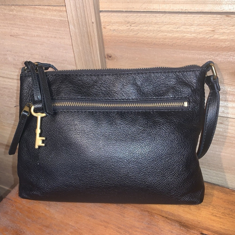 Fossil 1954 (#133806)Pebbled Classic Black Leather Crossbody Shoulder Bag W/key